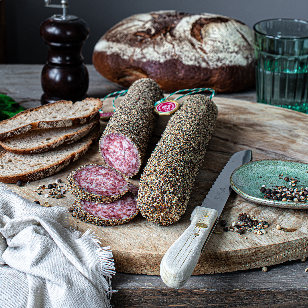 kk_StrackePfeffermantel Stracke im Pfeffer-Mantel – Ahle Wurst 3 Monate naturgereift
